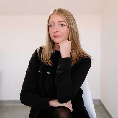 Laura receptionist